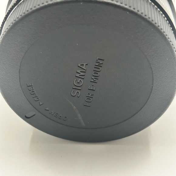 Sigma 30mm Camera Lens - Picture 6 of 8